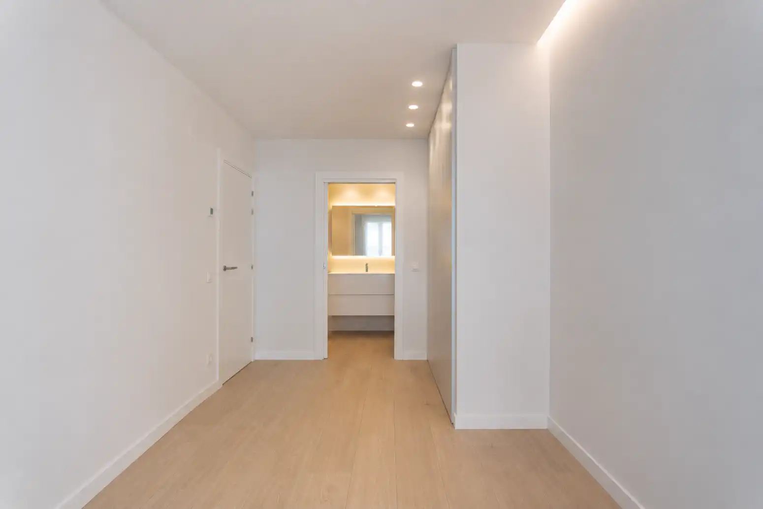 Wohnung zur Miete in  Pamplona / Iruña mit Heizung, Privatgarten und Terrasse
