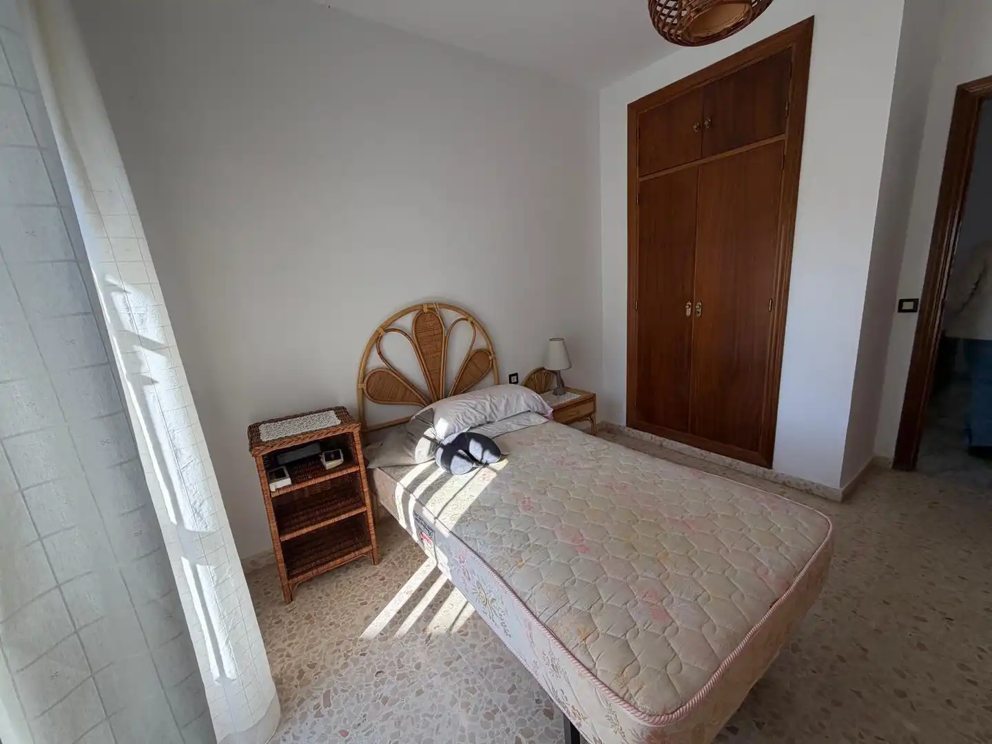 Schlafzimmer von Einfamilien-Reihenhaus zum Verkauf in Mairena del Aljarafe