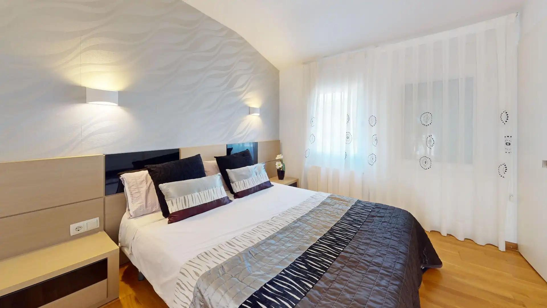 Habitación de Casa adosada en venta en Castell d'Aro, Platja d'Aro i s'Agaró con Aire acondicionado, Calefacción y Jardín privado