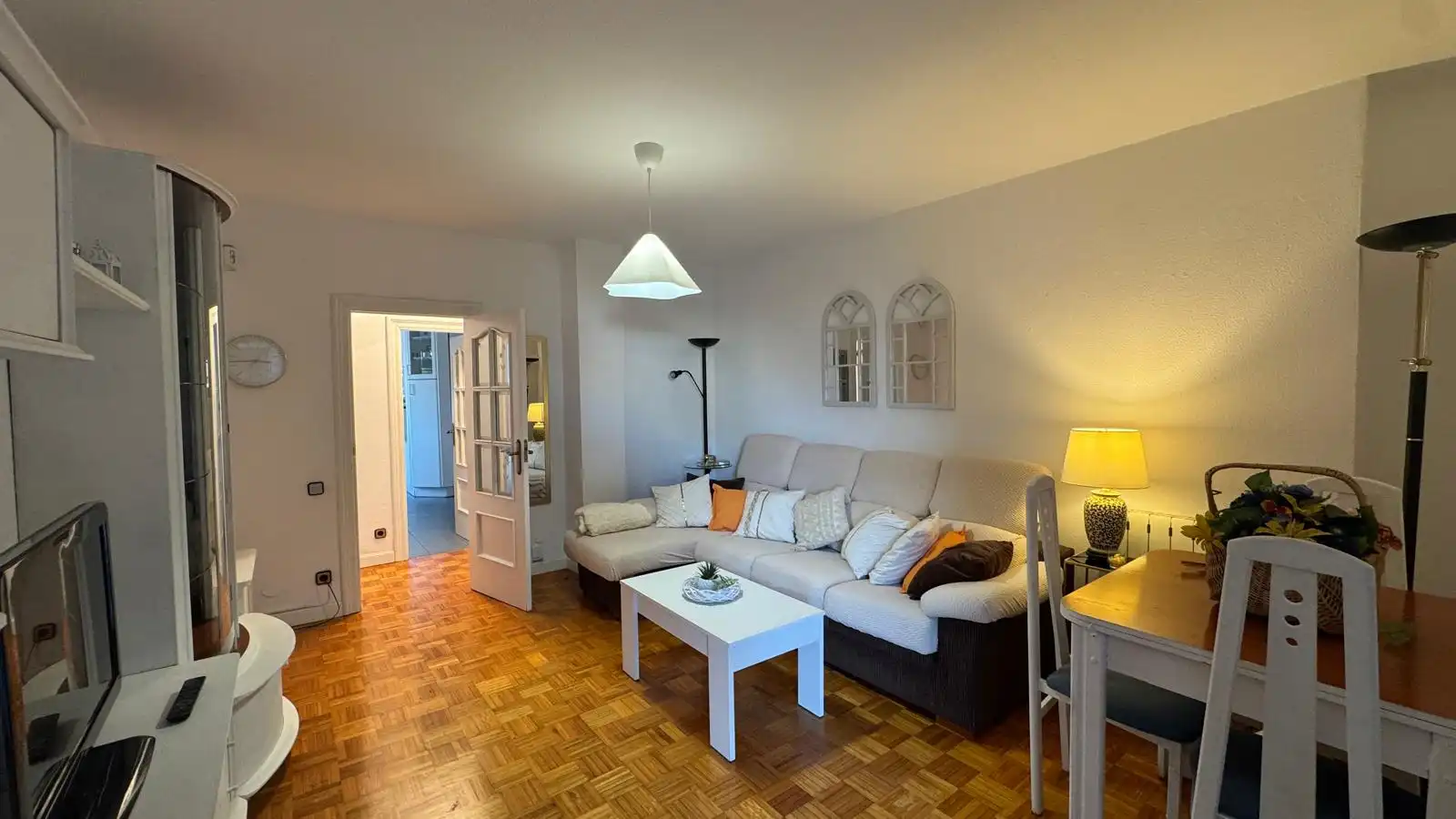 Wohnzimmer von Wohnung zur Miete in Santander mit Heizung, Parkett und Abstellraum