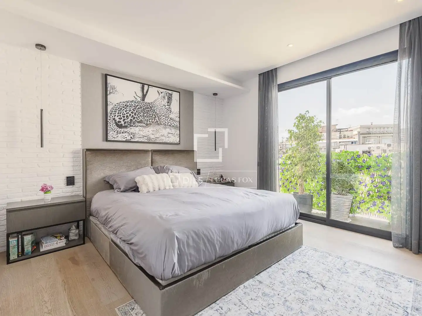 Schlafzimmer von Dachboden zum Verkauf in Martorell mit Klimaanlage, Terrasse und Schwimmbad