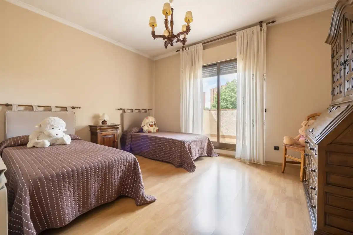 Dormitori de Casa o xalet en venda en Rivas-Vaciamadrid amb Aire condicionat, Calefacció i Jardí privat