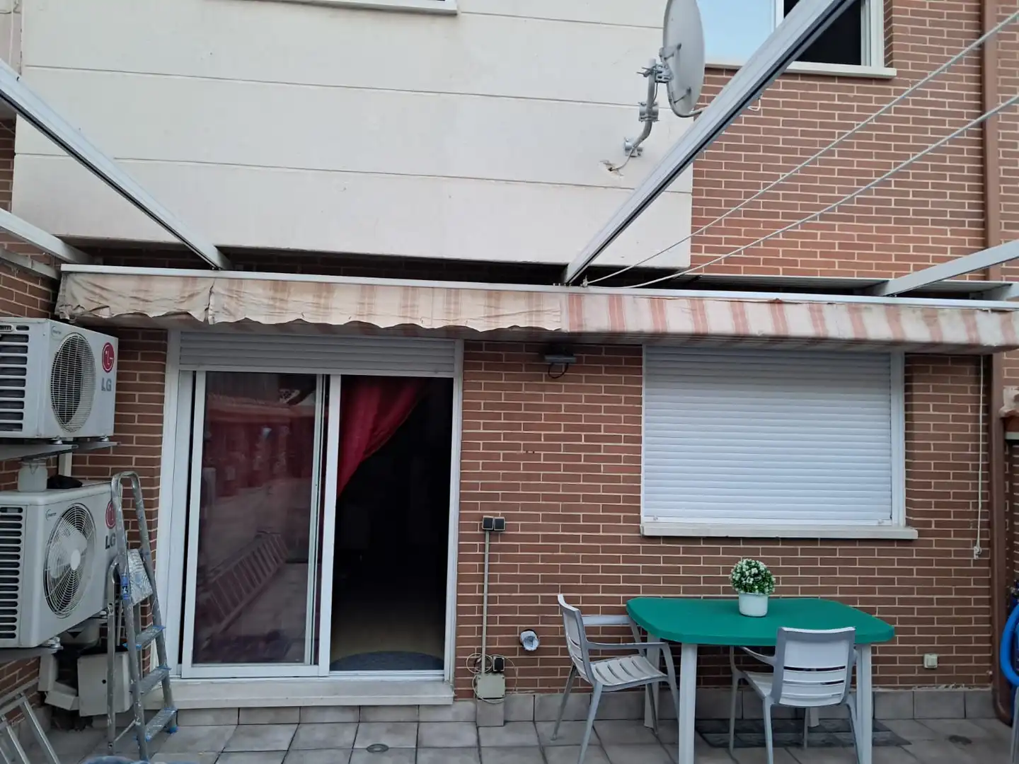 Terrassa de Casa adosada en venda en Valdemoro amb Aire condicionat i Piscina