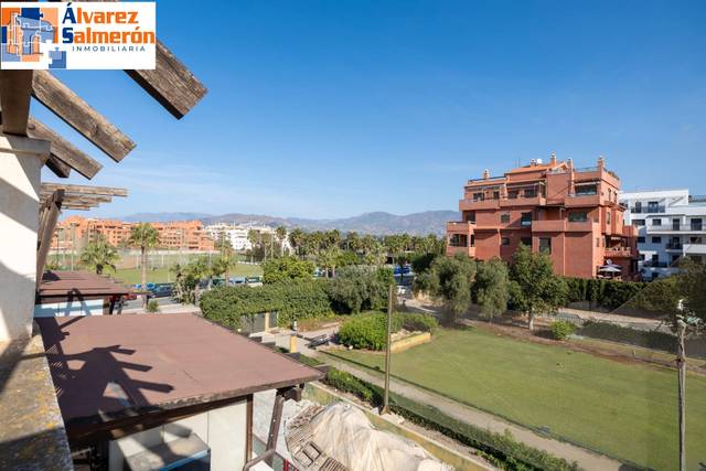 Piso en Venta en Calle Rector José Vida Soria en Playa de Granada