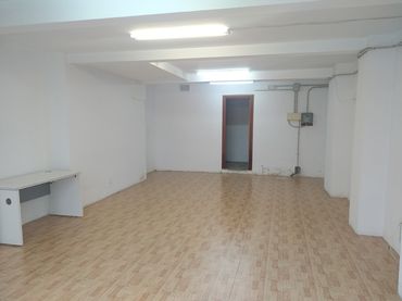 Locale commerciale in vendita a Passeig Maragall