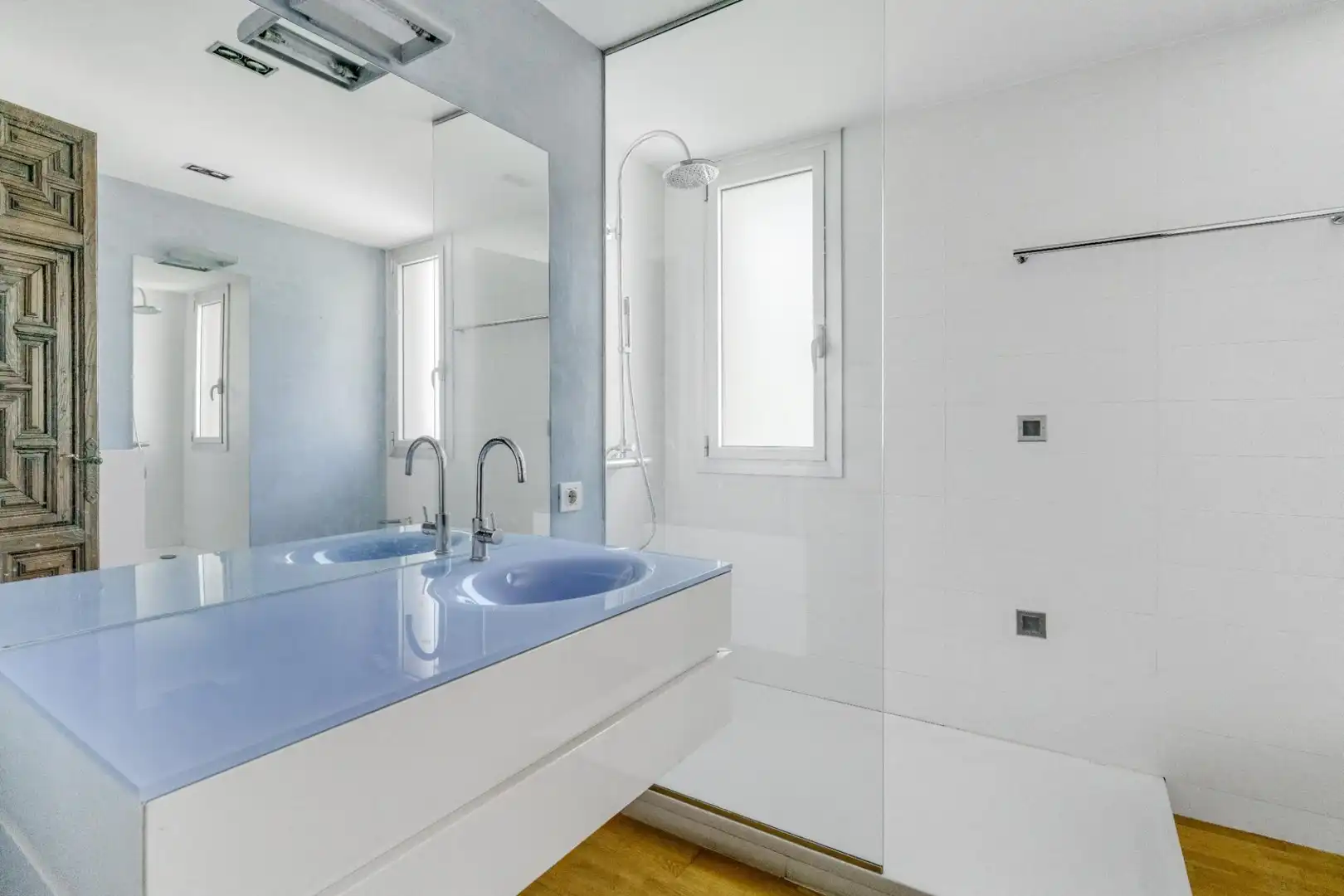 Badezimmer von Maisonette zum Verkauf in Barcelona mit Klimaanlage, Parkett und Terrasse