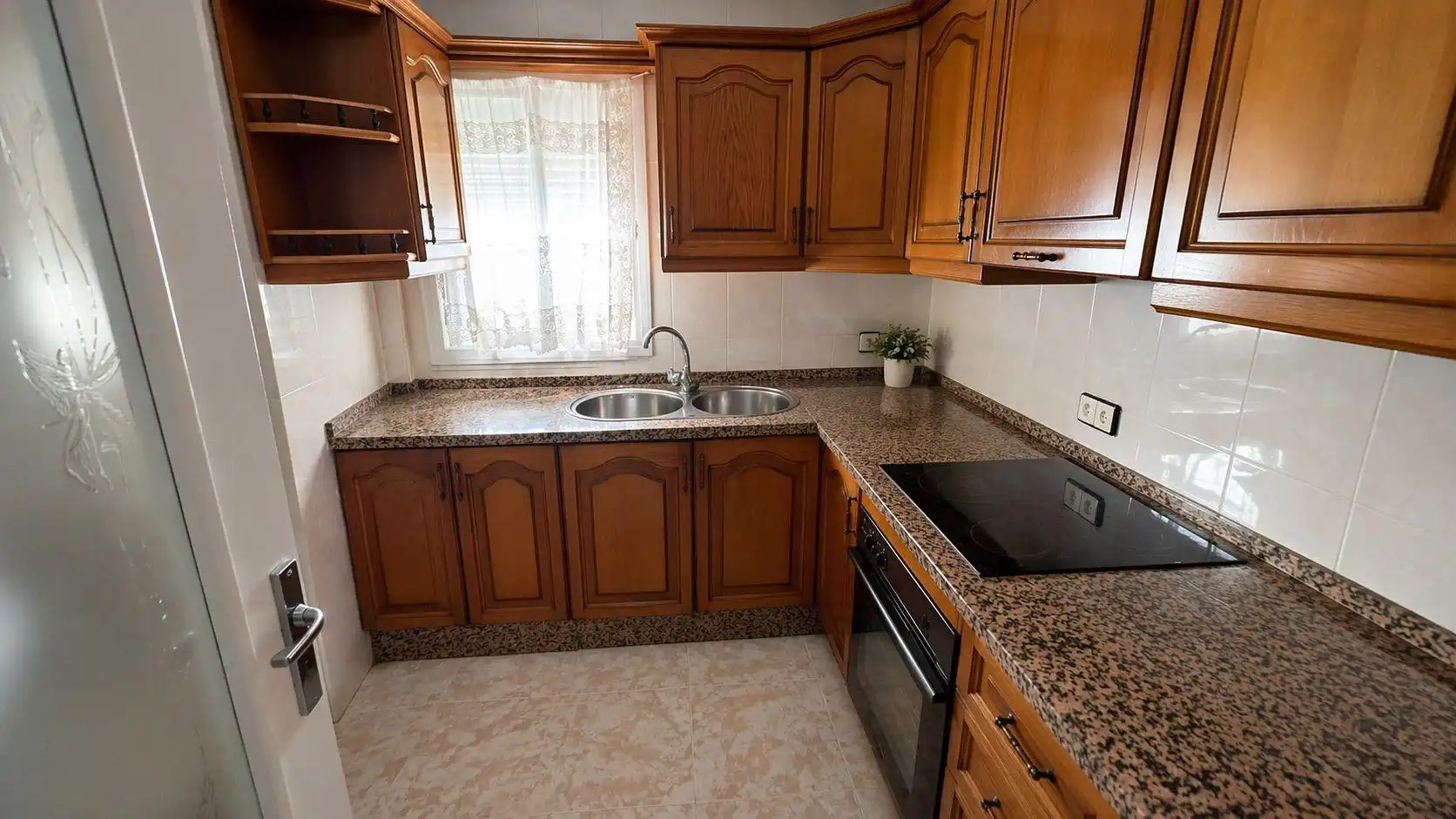 Küche von Wohnung zum Verkauf in Córdoba mit Klimaanlage und Terrasse