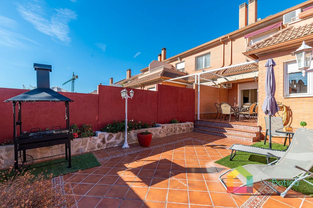 Terraza de Casa adosada en venta en  Toledo Capital con Aire acondicionado, Calefacción y Terraza