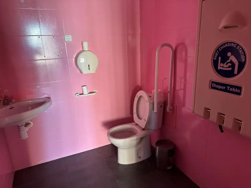 Baño de Local de alquiler en Gandia con Terraza y Alarma