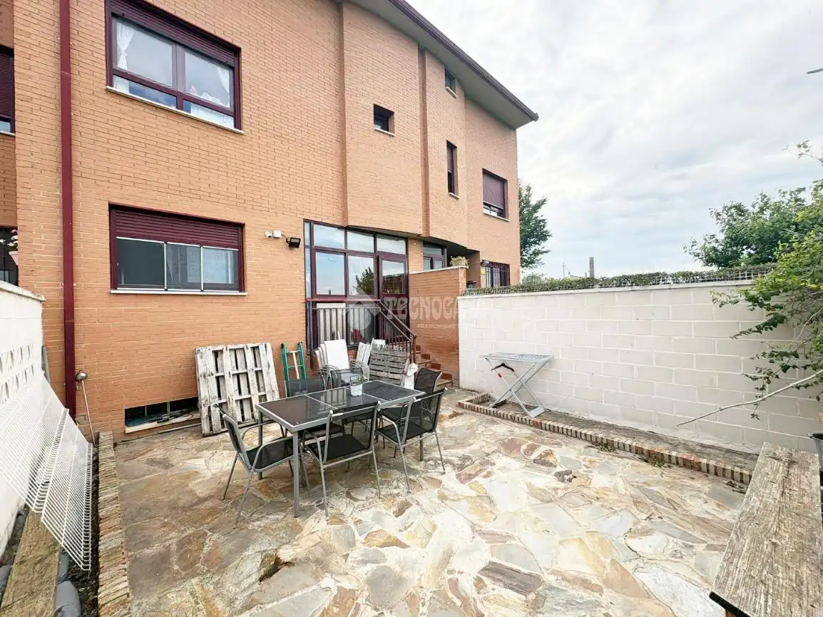 Terrace of Detached homes for sale in Santa Isabel - Movera