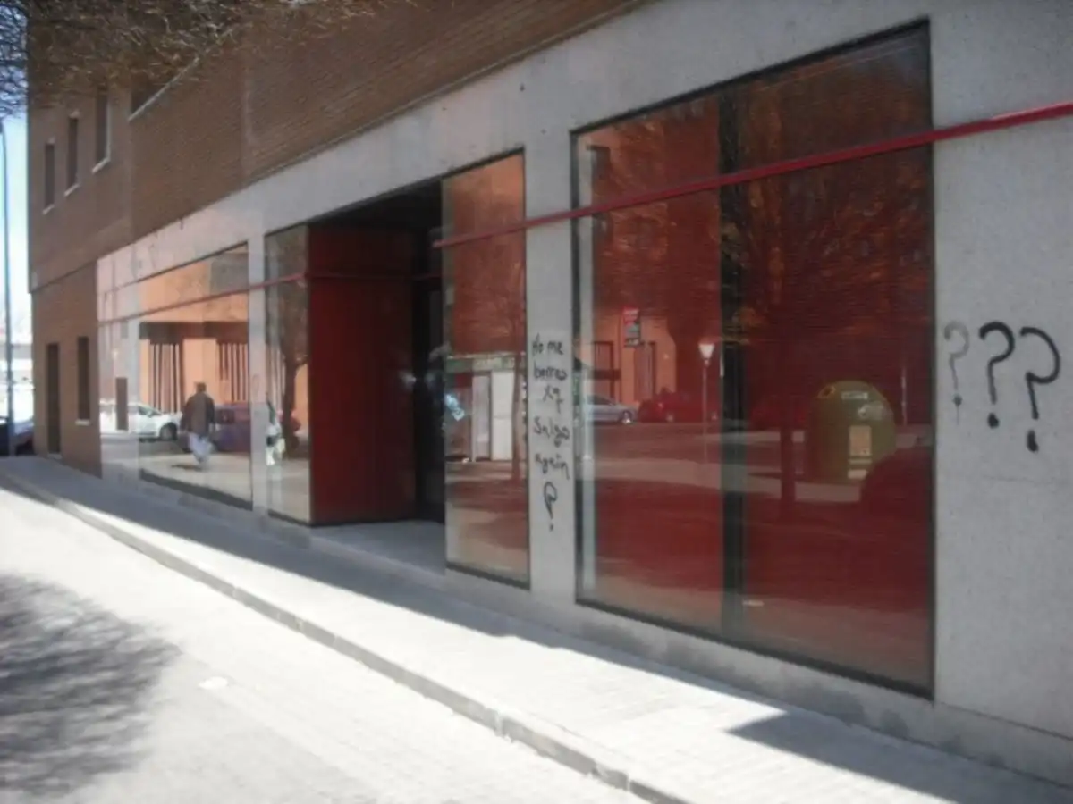 Vista exterior de Local de lloguer en Alcalá de Henares