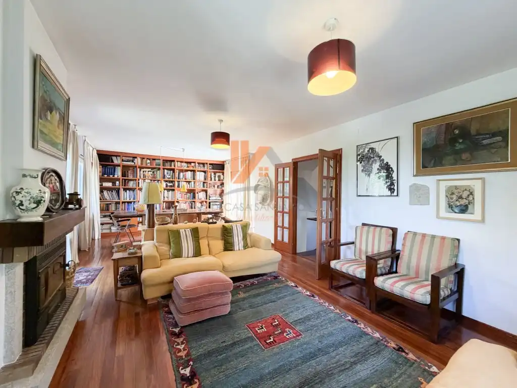 Sala de estar de Casa adosada en venta en Brión con Jardín privado, Trastero y Horno