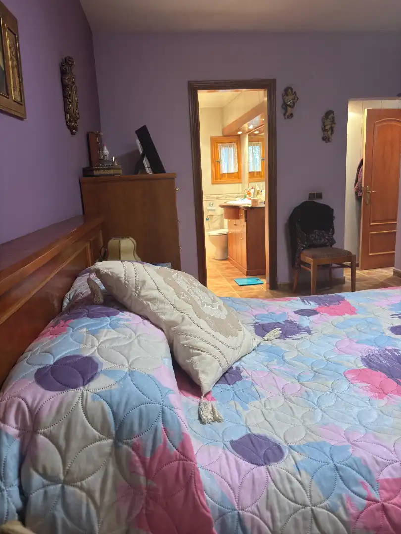 Schlafzimmer von Country house zum Verkauf in Flix mit Klimaanlage, Privatgarten und Schwimmbad