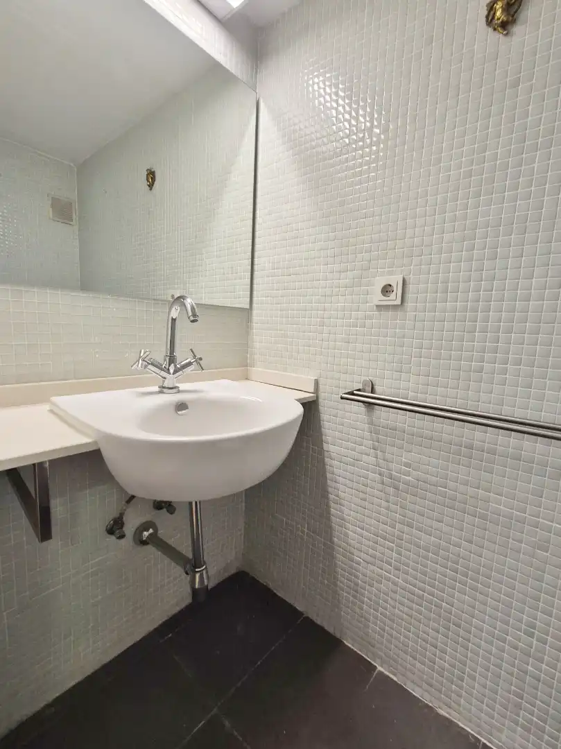 Badezimmer von Wohnung zum Verkauf in Valencia mit Klimaanlage, Heizung und Terrasse