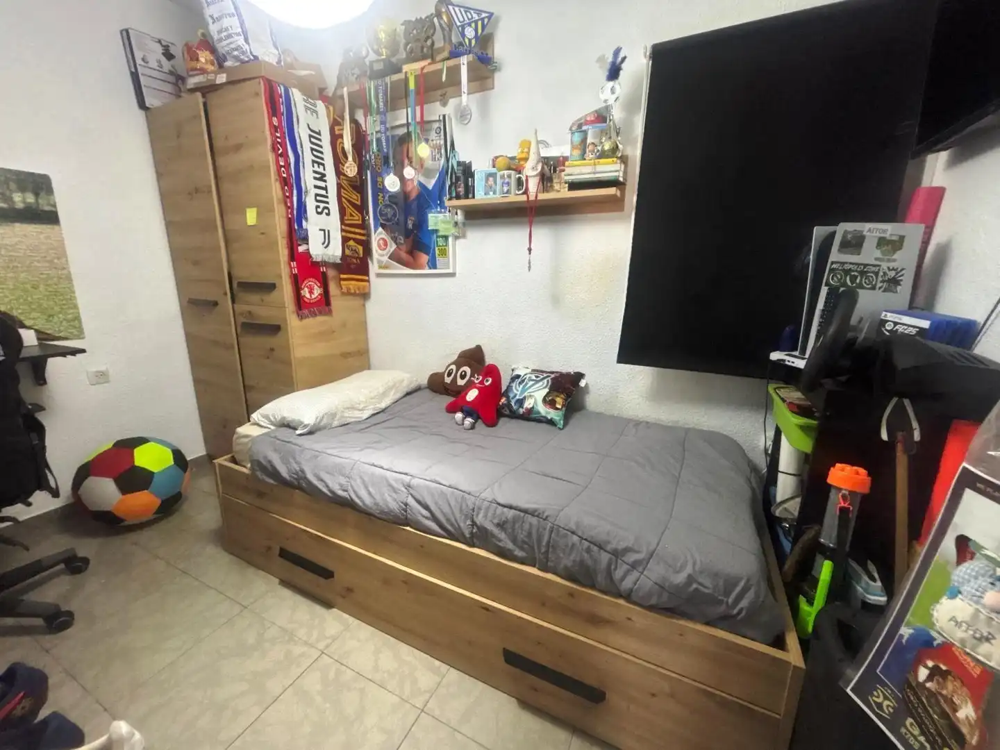 Schlafzimmer von Wohnung zum Verkauf in Gines mit Klimaanlage und Gemeinschaftspool