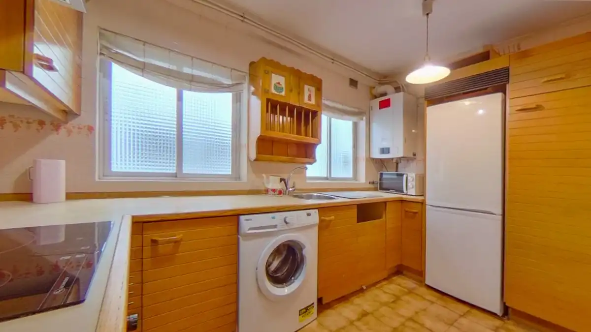 Kitchen of Flat for rent in Madrid  with Air Conditioner, Heating and Parquet flooring