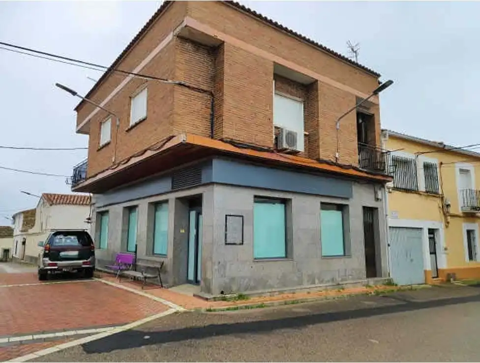 Vista exterior de Local en venda en Sevilleja de la Jara