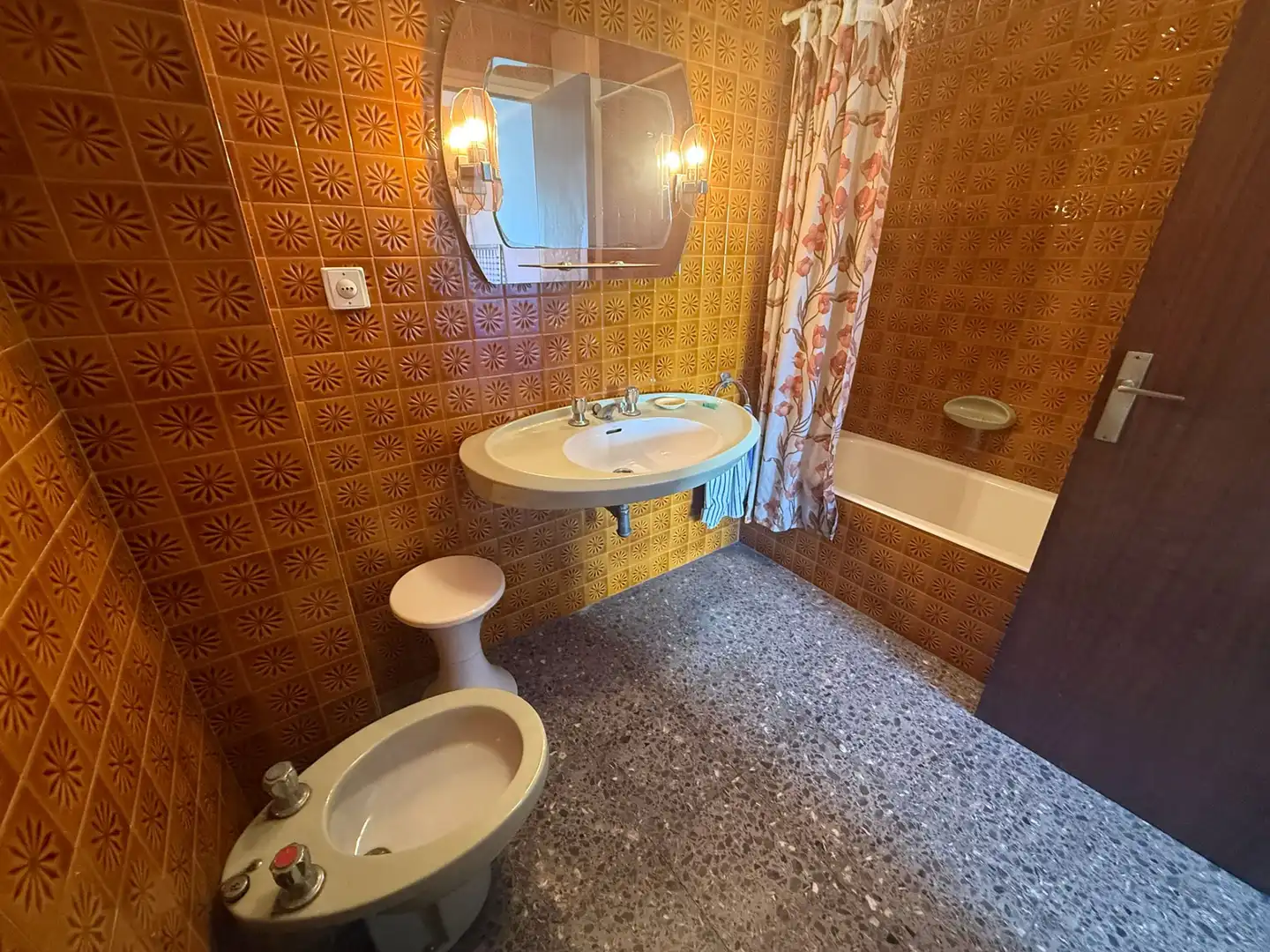 Baño de Piso en venta en L'Hospitalet de Llobregat con Calefacción, Terraza y Alarma