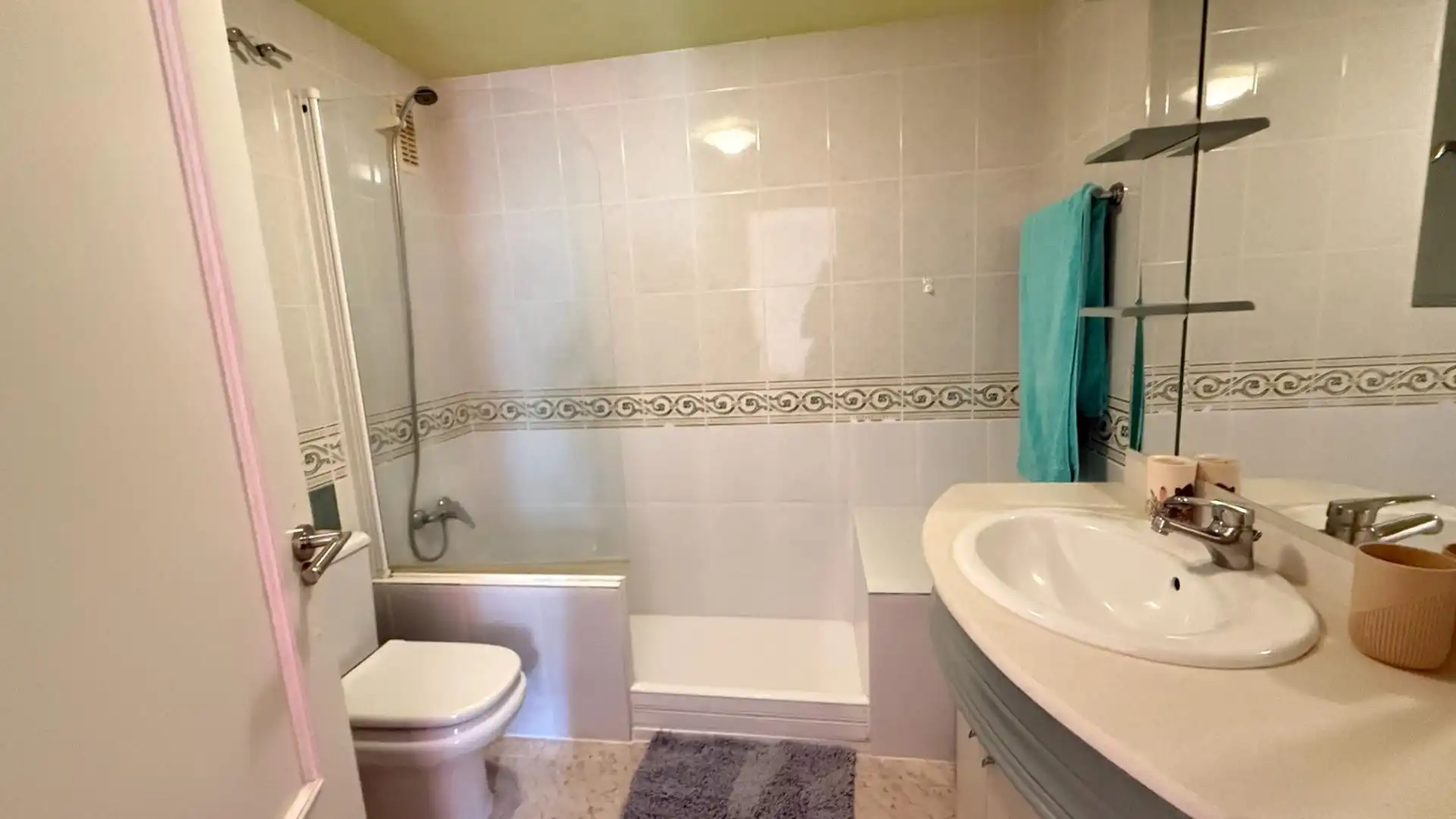 Baño de Piso de alquiler en Águilas con Aire acondicionado, Trastero y Amueblado