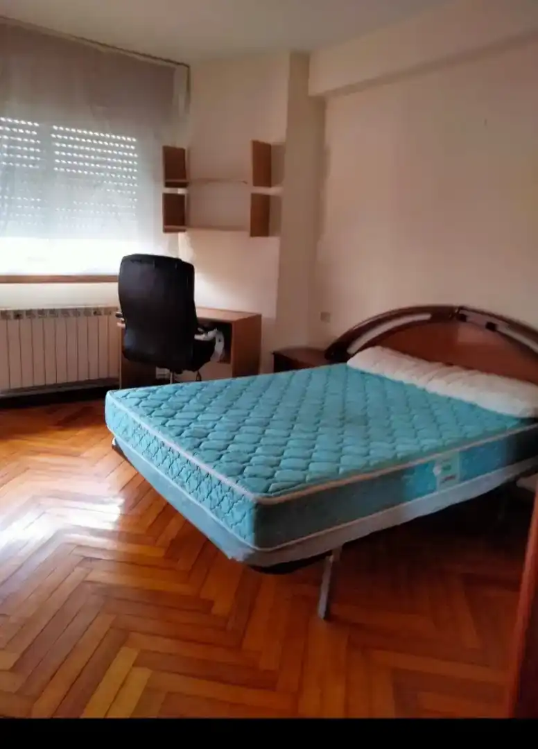 Habitación de Piso para compartir en Vigo  con Parquet, Amueblado y Horno