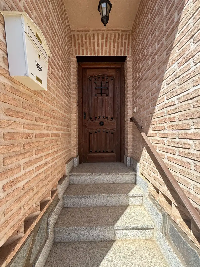 Houses for sale in Polán  with Air Conditioner, Heating and Private garden