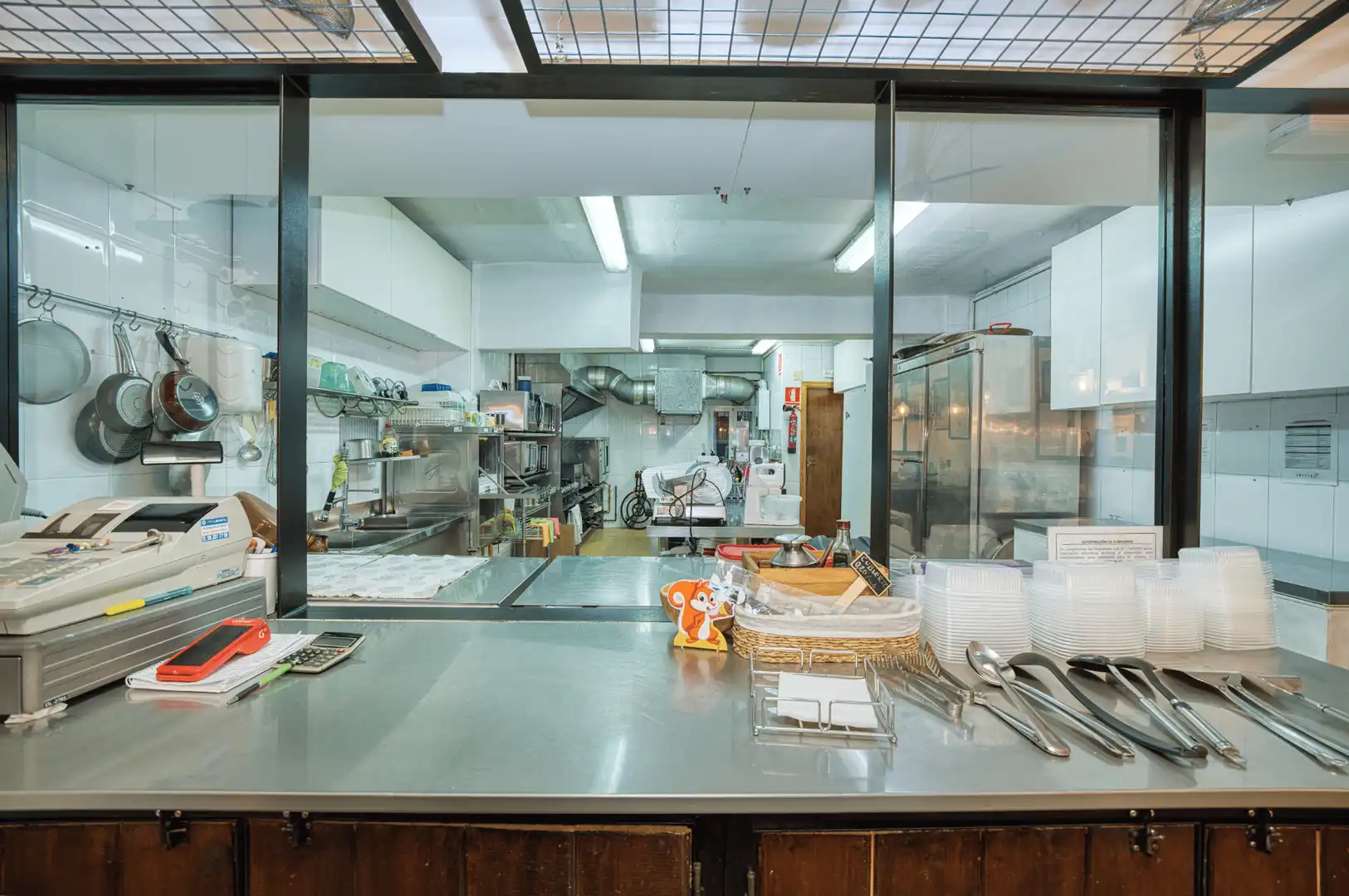 Cocina de Local en traspaso en Valencia con Aire acondicionado, Amueblado y Internet
