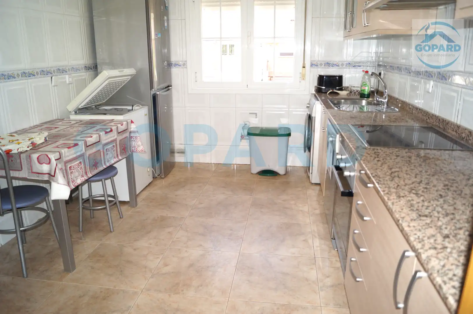 Cuina de Casa adosada de lloguer en Villanueva de la Cañada amb Calefacció, Jardí privat i Parquet