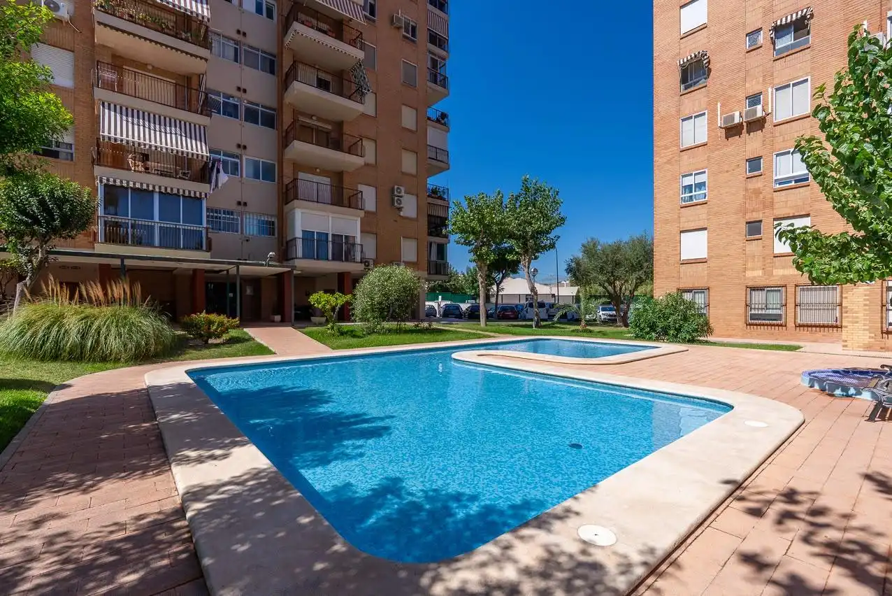 Piscina de Piso en venta en El Campello