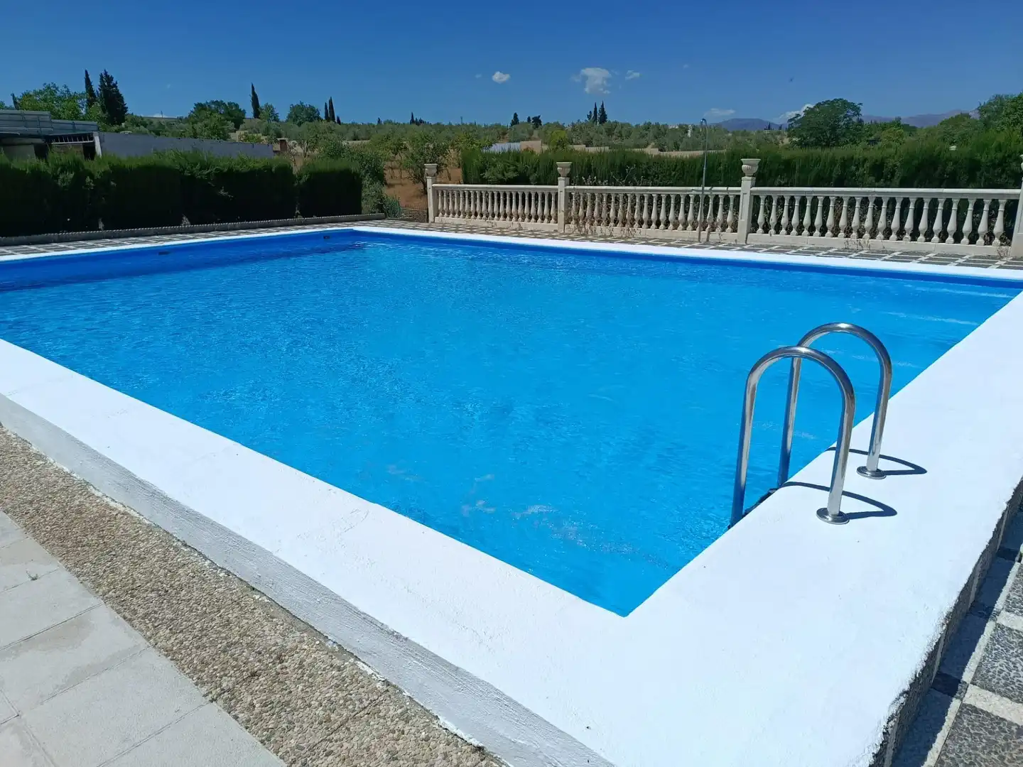 Chalet con piscina en venta en Calle Velazquez 21, imagen 3