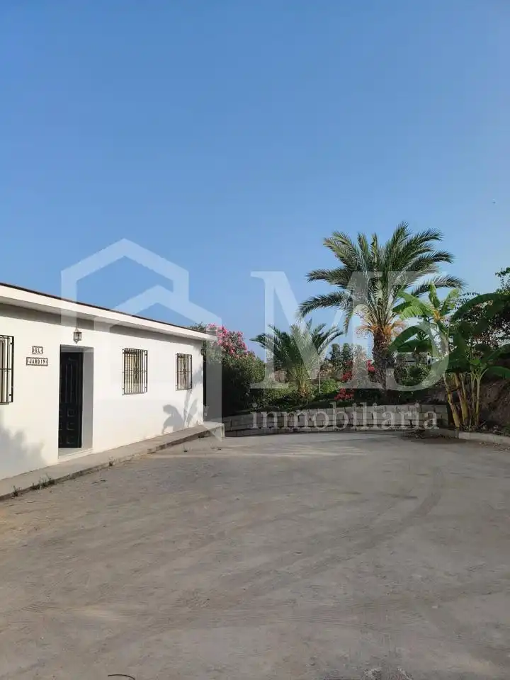 Finca rústica en venta en Vélez-Málaga con Piscina
