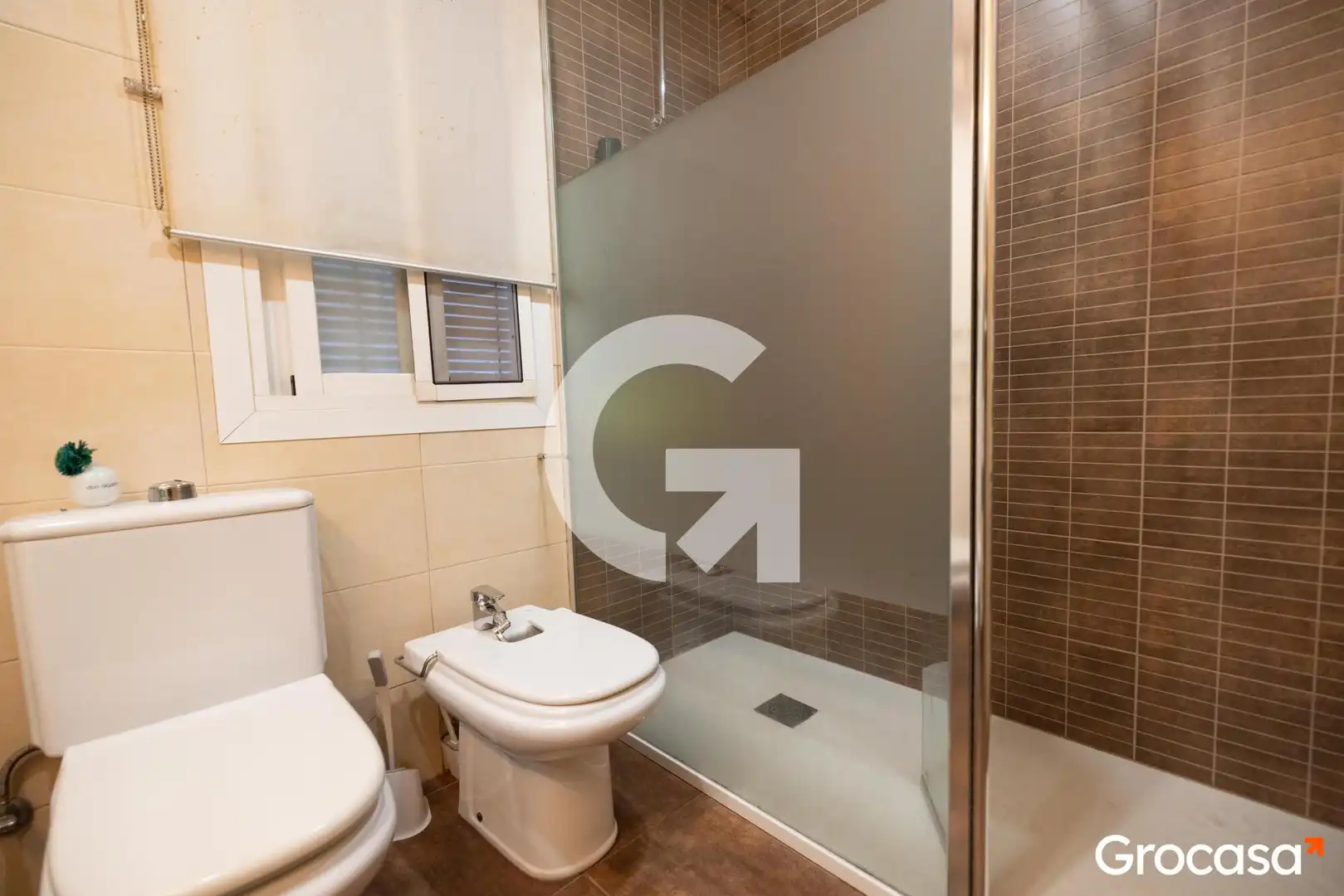Bathroom of Flat for sale in Lleida  with Air Conditioner, Heating and Storage room