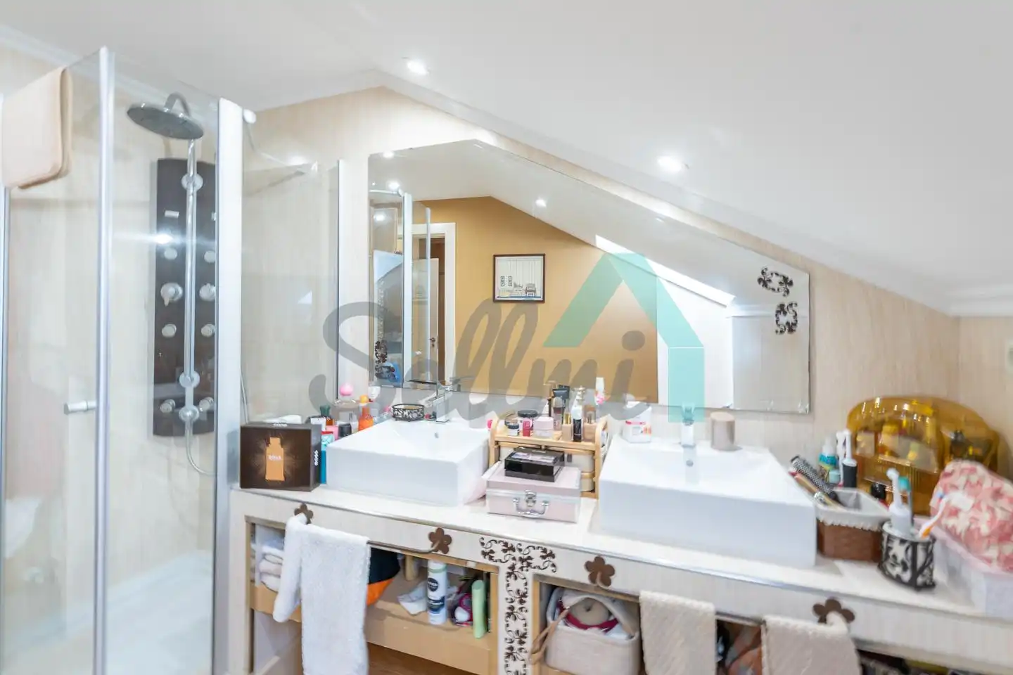 Badezimmer von Einfamilien-Reihenhaus zum Verkauf in Vegadeo mit Heizung, Privatgarten und Terrasse