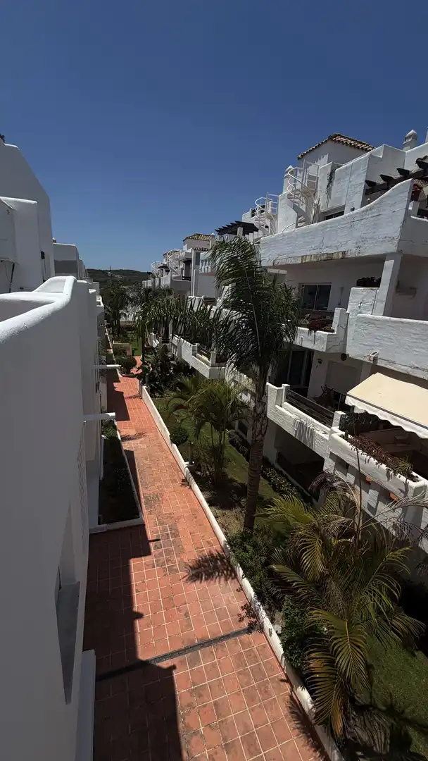 Vista exterior de Ático en venta en Estepona con Aire acondicionado, Calefacción y Terraza