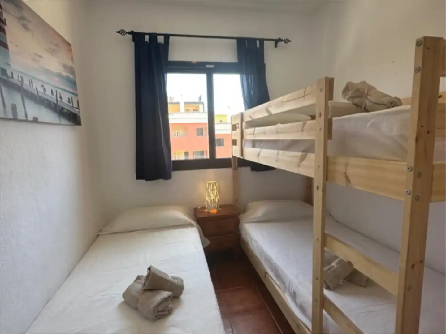 Bedroom of Flat for rent in Alemanes