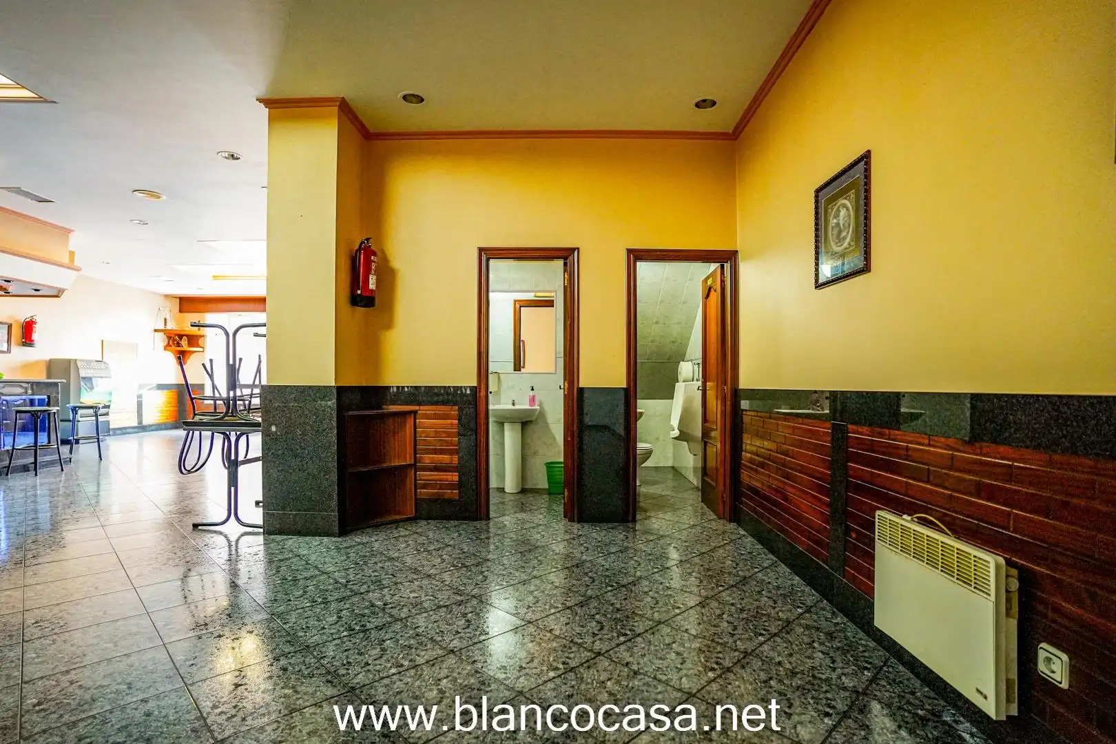 Commercial properties for rent in A Laracha    with Furnished