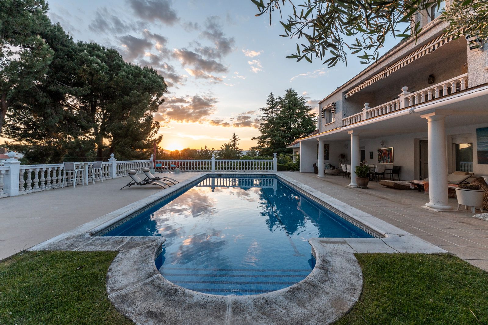Swimming pool of House or chalet for sale in Boadilla del Monte  with Air Conditioner, Heating and Private garden