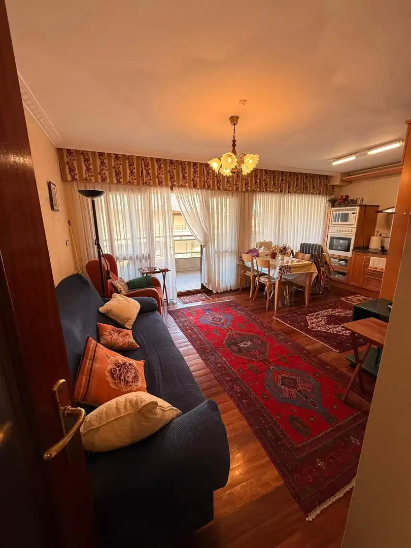 Sala de estar de Apartamento de alquiler en Laredo con Calefacción, Terraza y Amueblado
