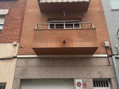 Vista exterior de Casa adosada en venda en Badalona amb Aire condicionat, Terrassa i Forn