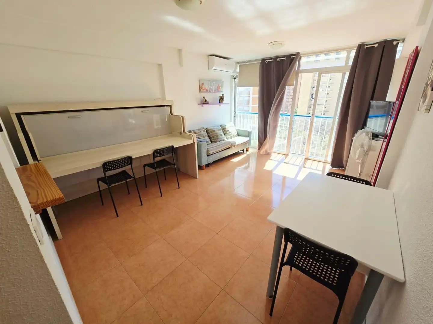 Dormitori de Apartament en venda en Benidorm amb Aire condicionat, Moblat i Piscina comunitària