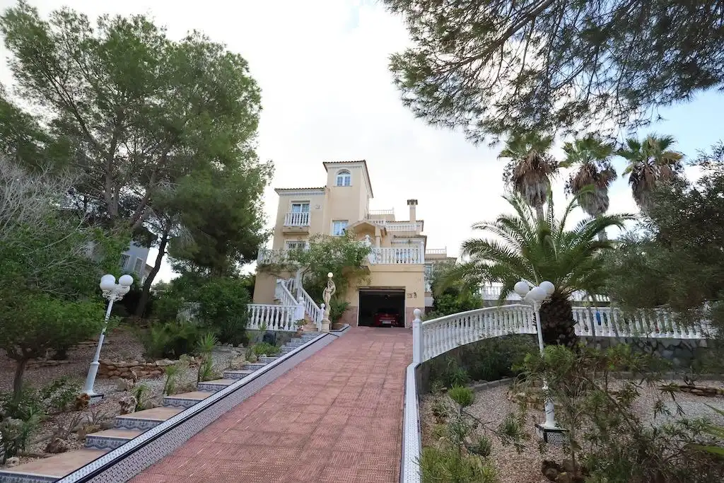 Detached house with pool for sale in Calle LOS PIRINEOS, imagen 34