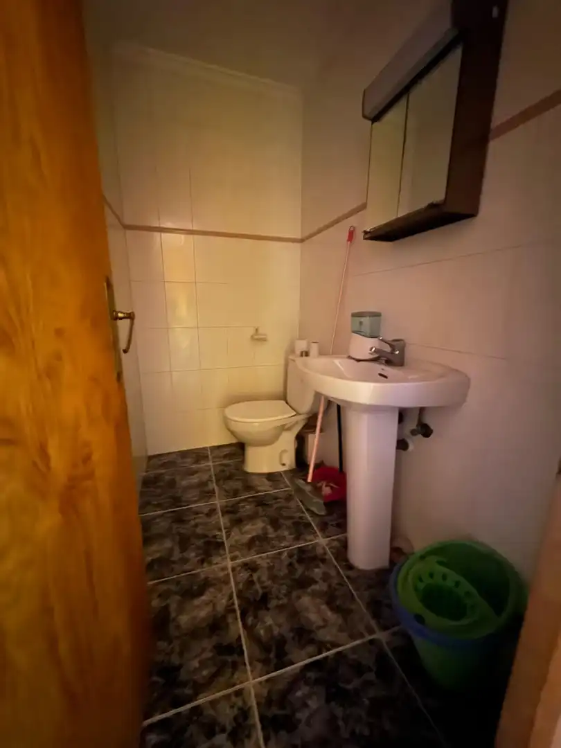 Bany de Casa adosada en venda en Alcañiz amb Terrassa, Traster i Piscina comunitària