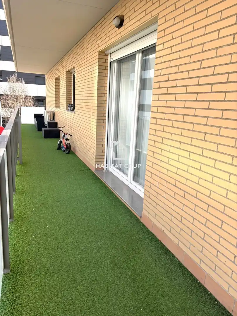 Terraza de Piso en venta en Sant Just Desvern con Calefacción, Terraza y Piscina comunitaria