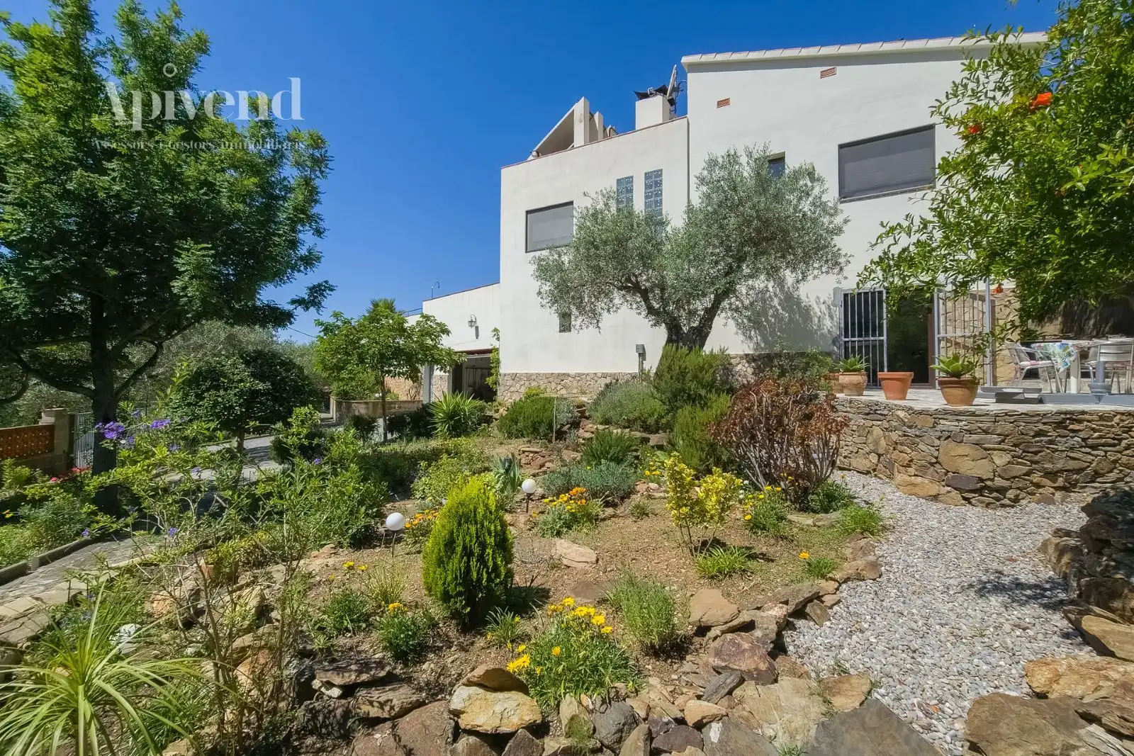 Garden of Houses for sale in Roses  with Air Conditioner, Heating and Private garden