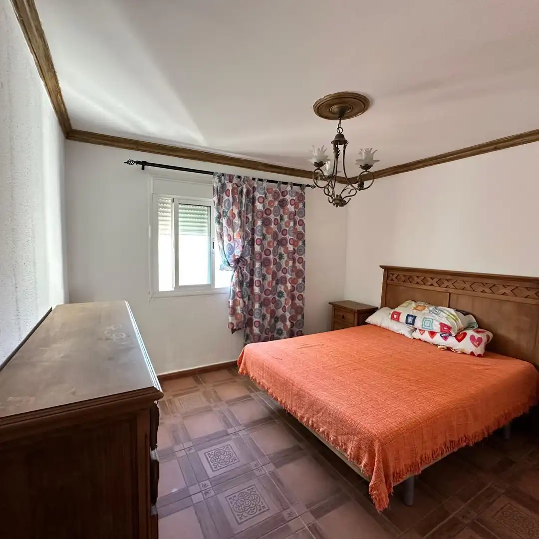 Habitación de Piso en venta en La Línea de la Concepción con Amueblado y Balcón
