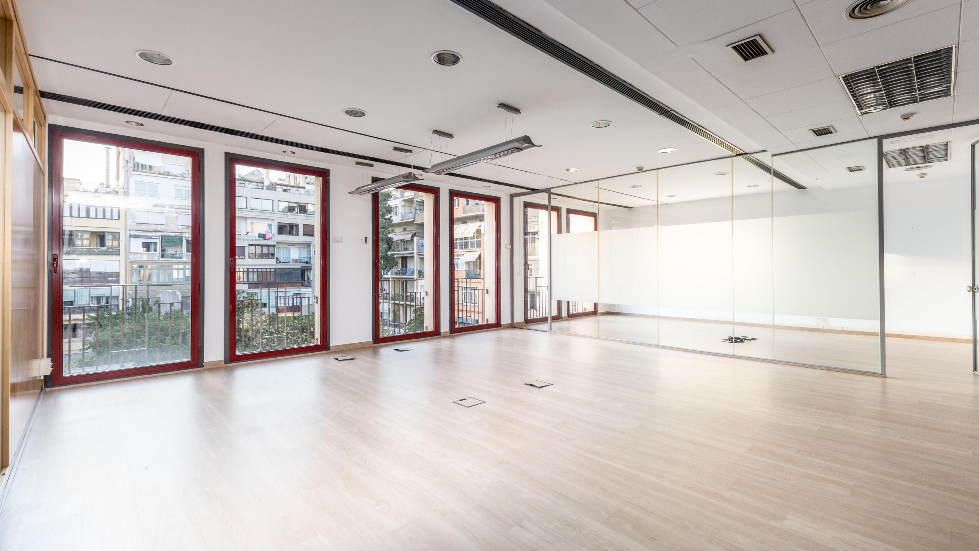 Office to rent in  Barcelona Capital  with Air Conditioner and Heating