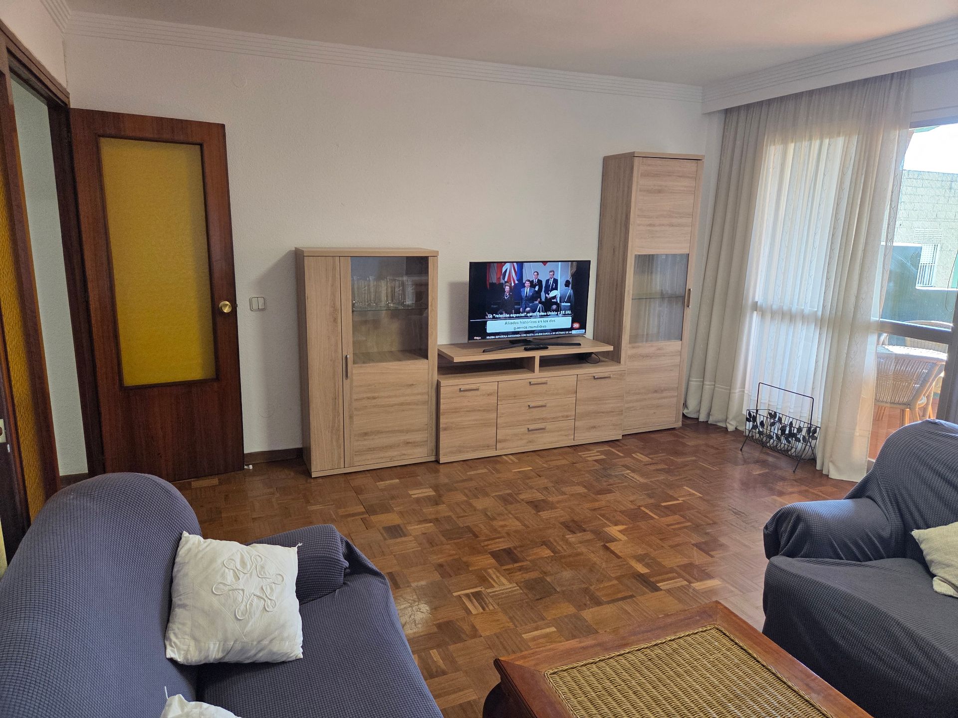 Sala d'estar de Pis de lloguer en Málaga Capital amb Aire condicionat, Terrassa i Moblat