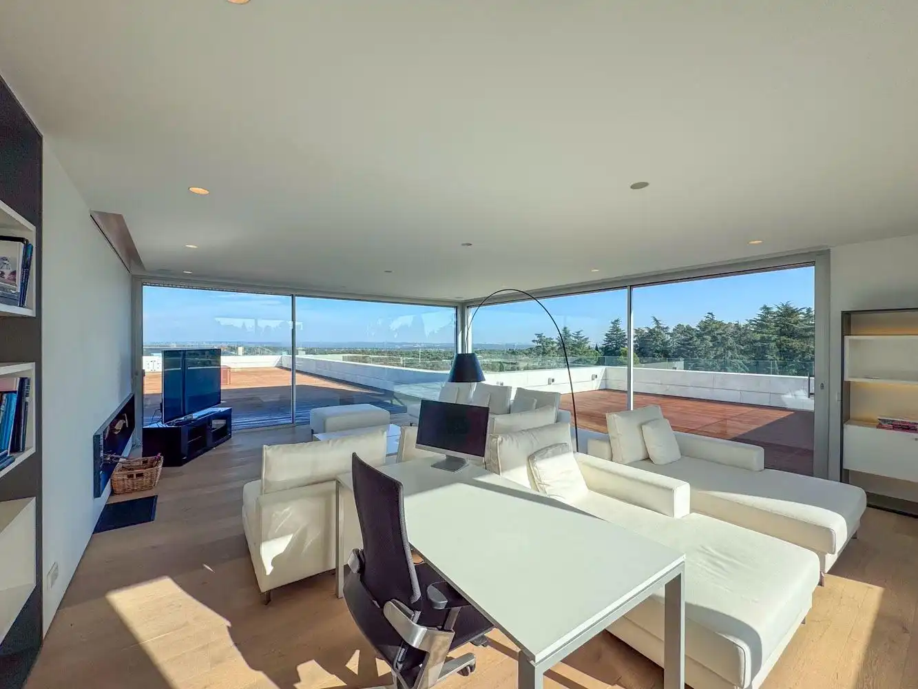 Living room of Houses for sale in Madrid  with Air Conditioner, Heating and Private garden