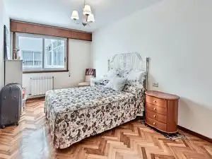 Dormitori de Pis en venda en A Coruña Capital  amb Calefacció, Parquet i Terrassa