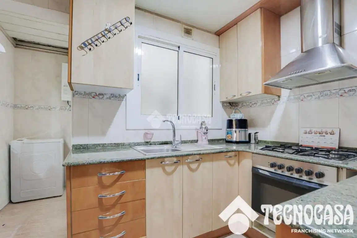 Cocina de Piso en venta en Santa Coloma de Gramenet