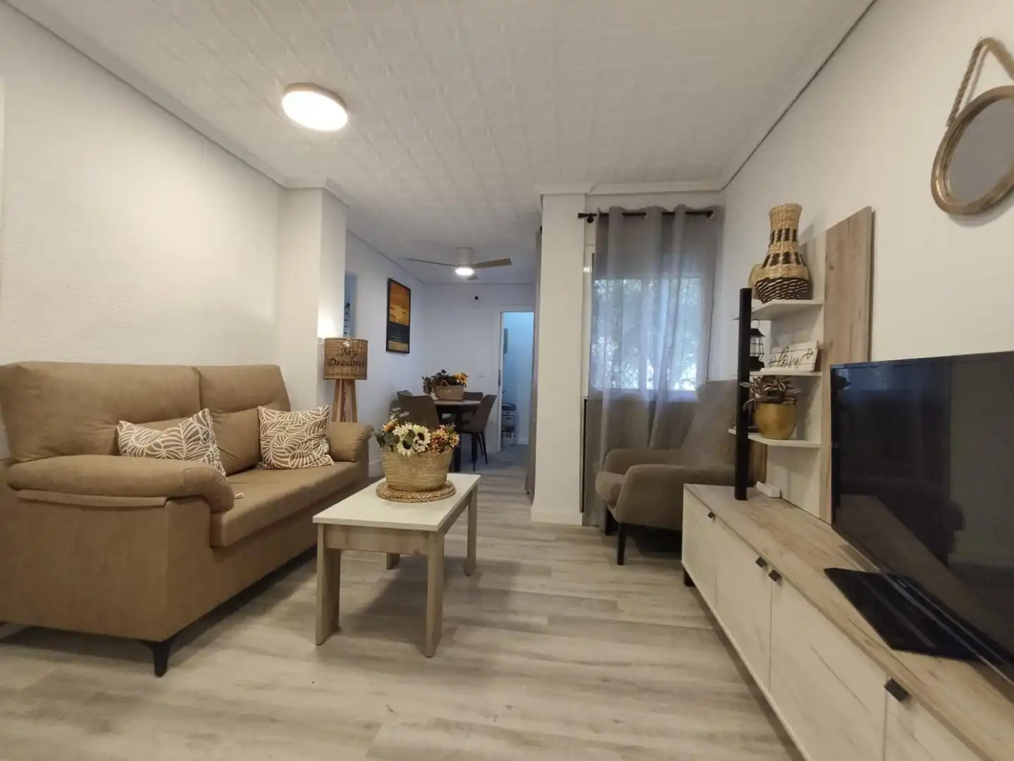 Wohnzimmer von Wohnung zur Miete in Sagunto / Sagunt mit Abstellraum und Möbliert